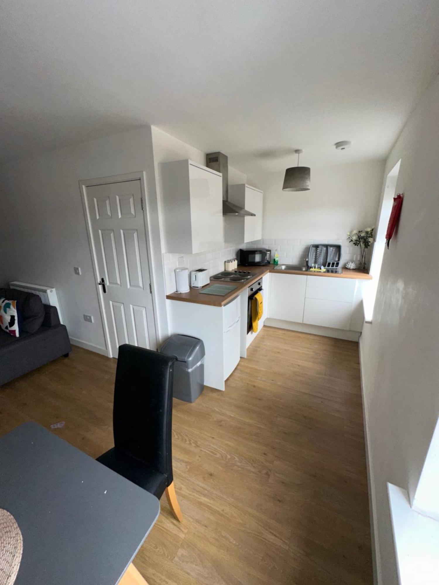 Riverside Relax 1 Bedroom Near Airport And Centre Pl Apartment *
